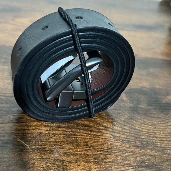 Levi's Brown Leather Belt - Picture 6 of 9